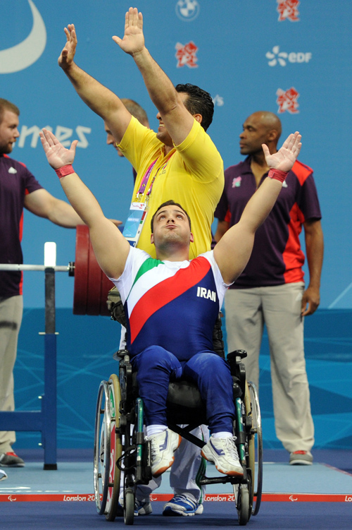 

رقابتهای وزنه‌برداری در چهاردهمین دوره بازیهای پارالمپیک لندن
کسب مدال نقره توسط روح الله رستمی

